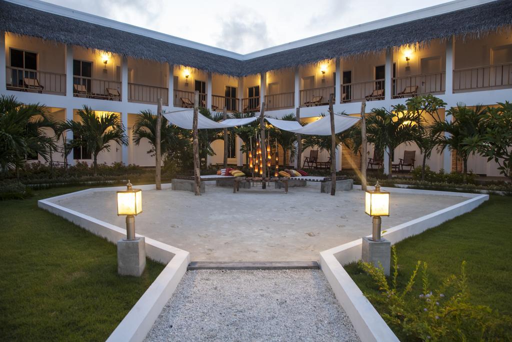 Amra Palace ガン エクステリア 写真